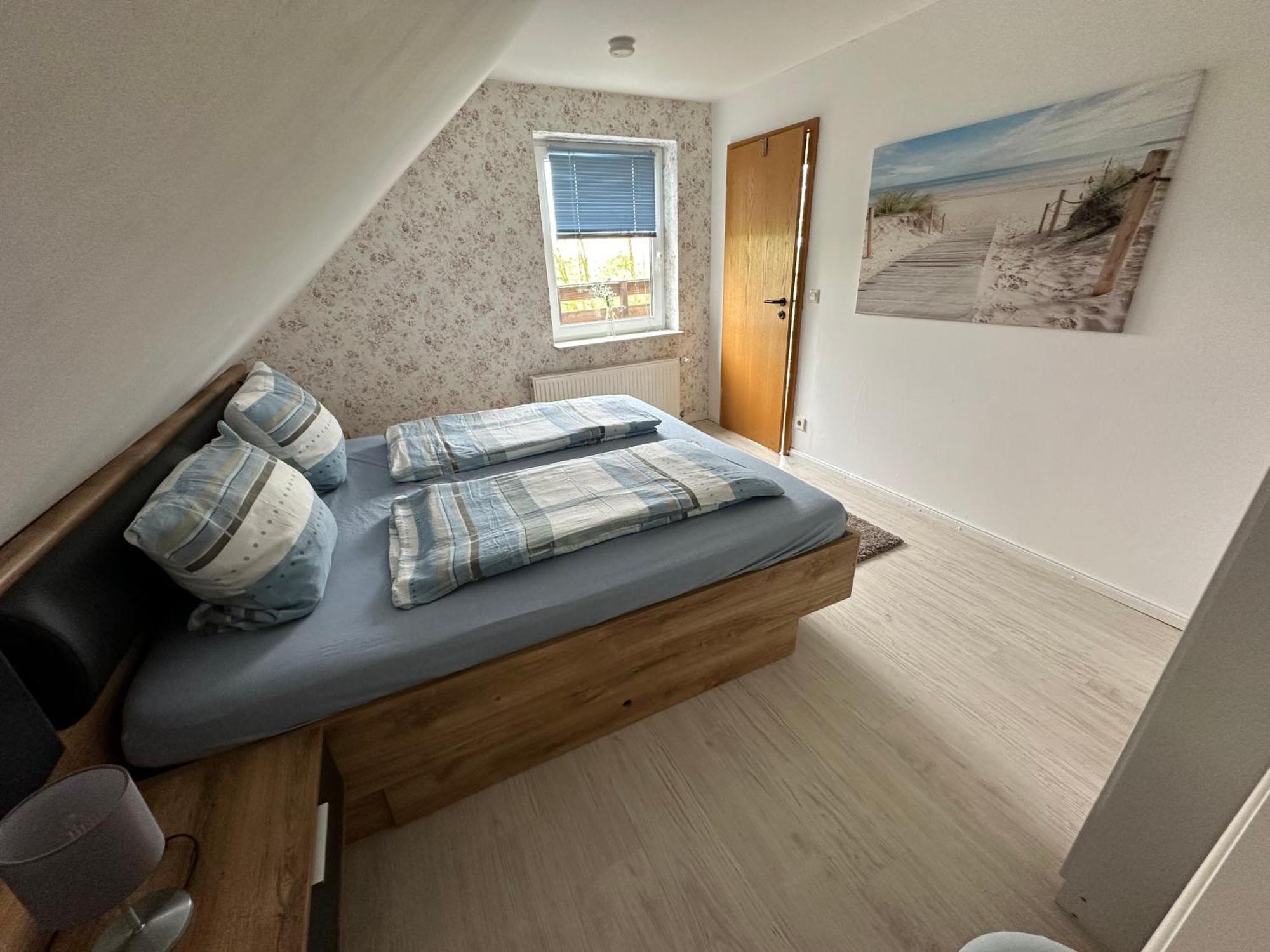 Rosenhaus Esens - Wohnung Backbord Exteriör bild