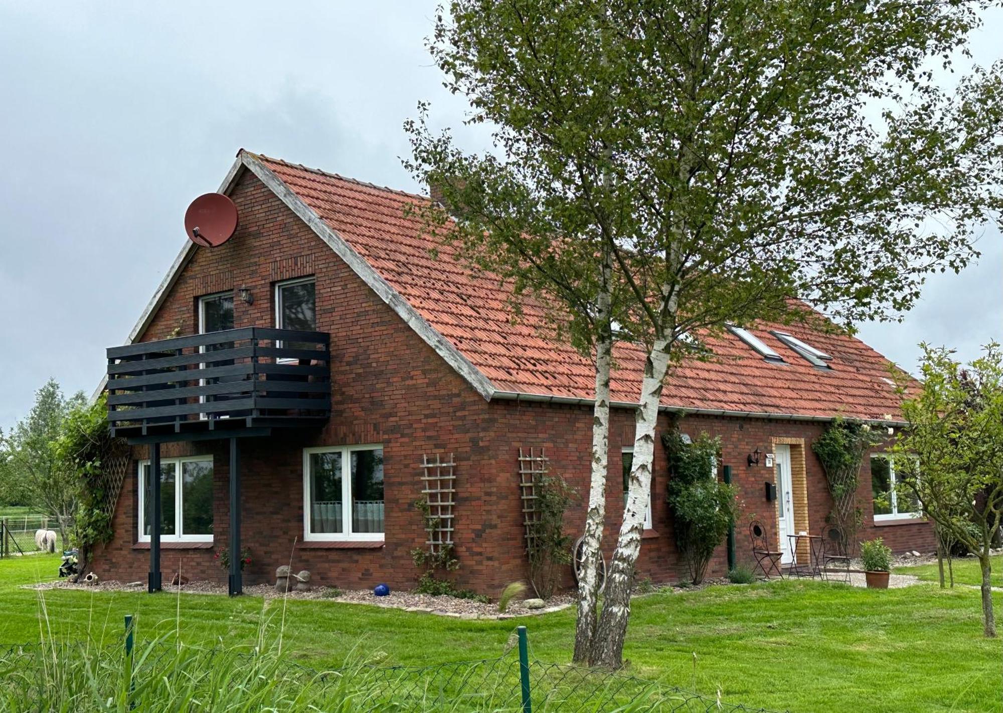 Rosenhaus Esens - Wohnung Backbord Exteriör bild