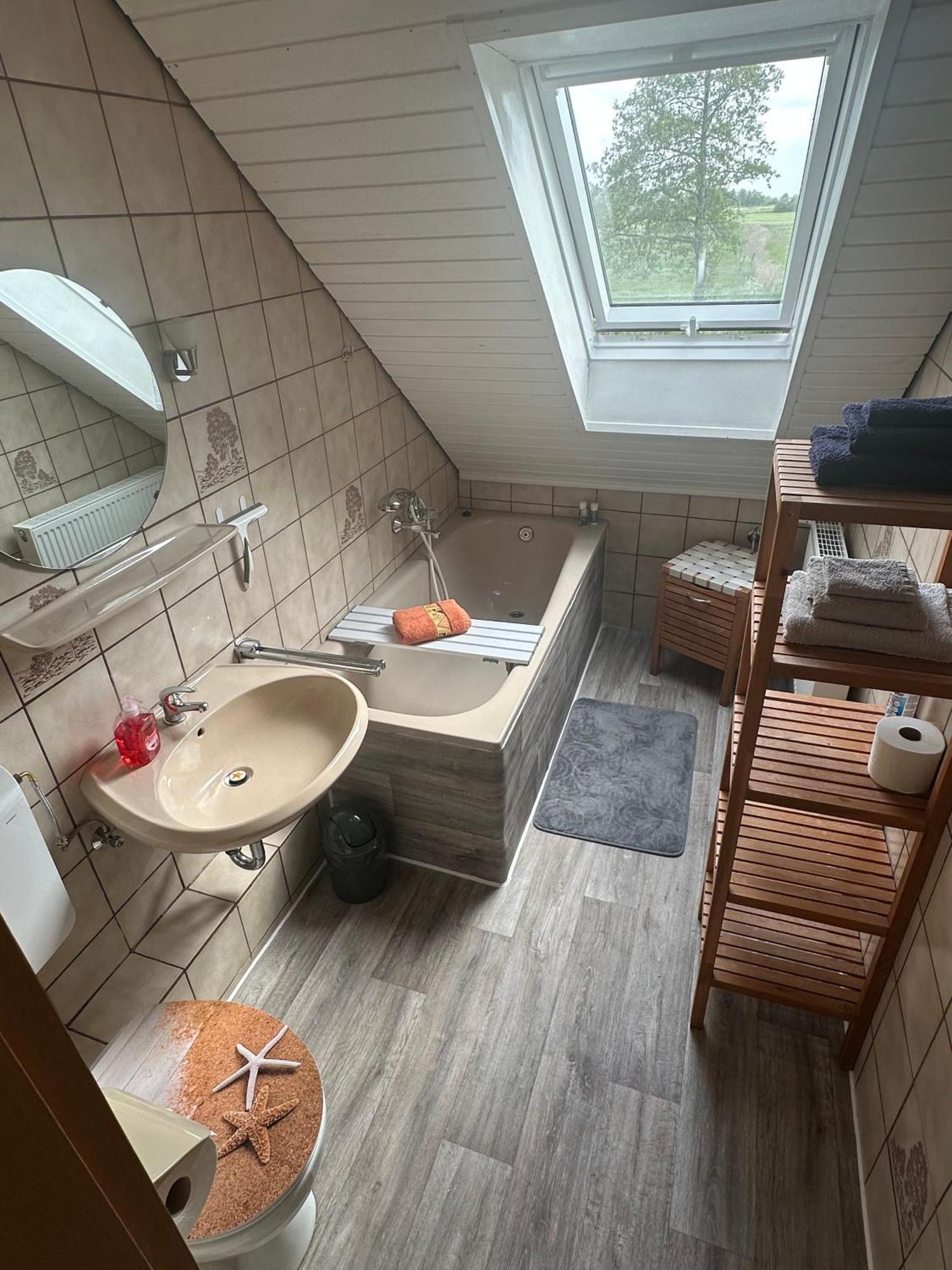 Rosenhaus Esens - Wohnung Backbord Exteriör bild